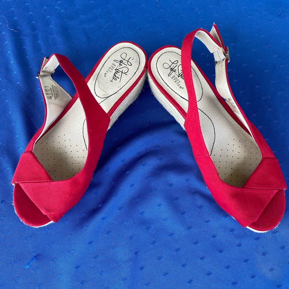 Shoes - Picture 3 of 4